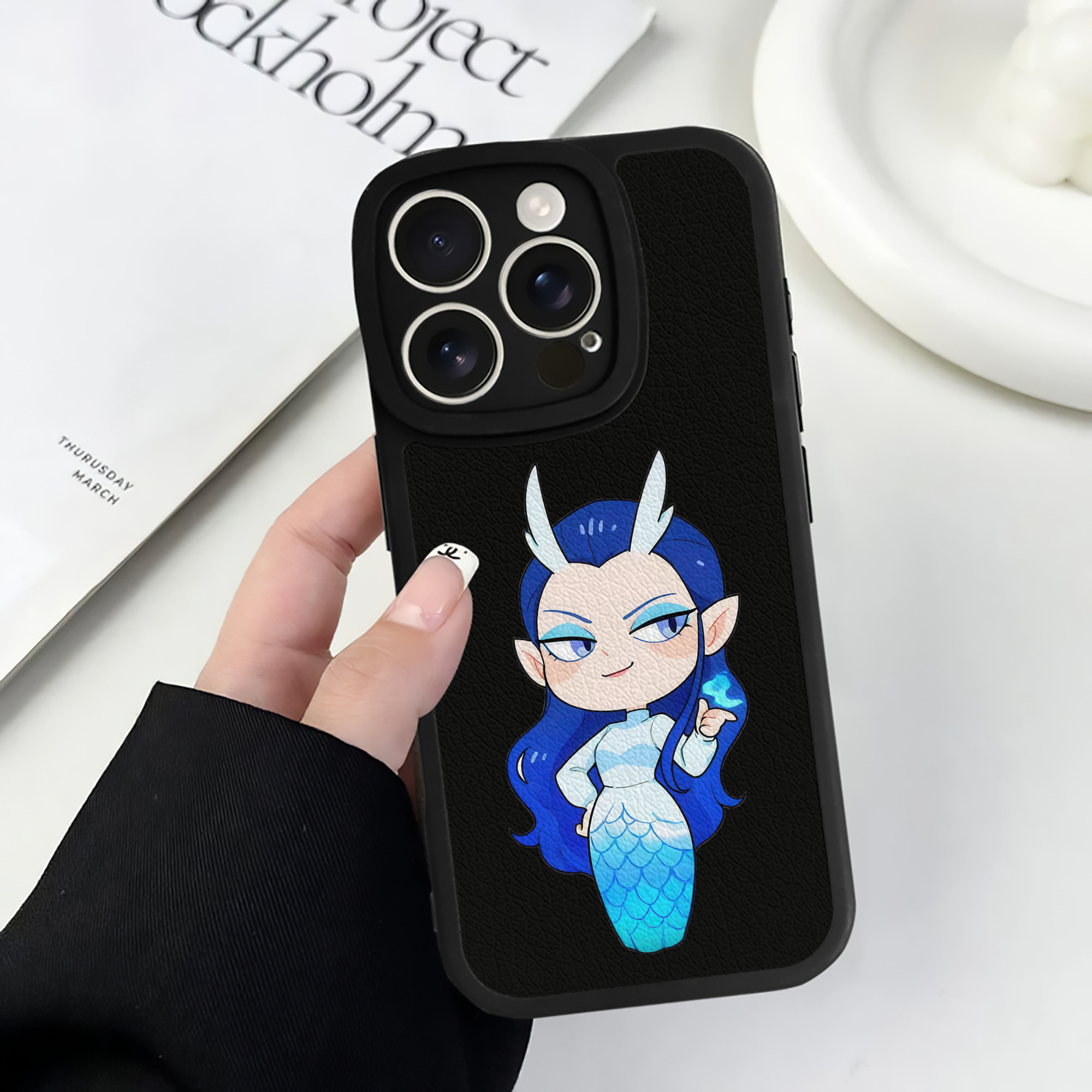 （画像用） Ne Zha 2 ナタ 魔童の大暴れ 【iPhone 16シリーズ対応】シリコンスマホケース（レザー調） 材質：シリコン